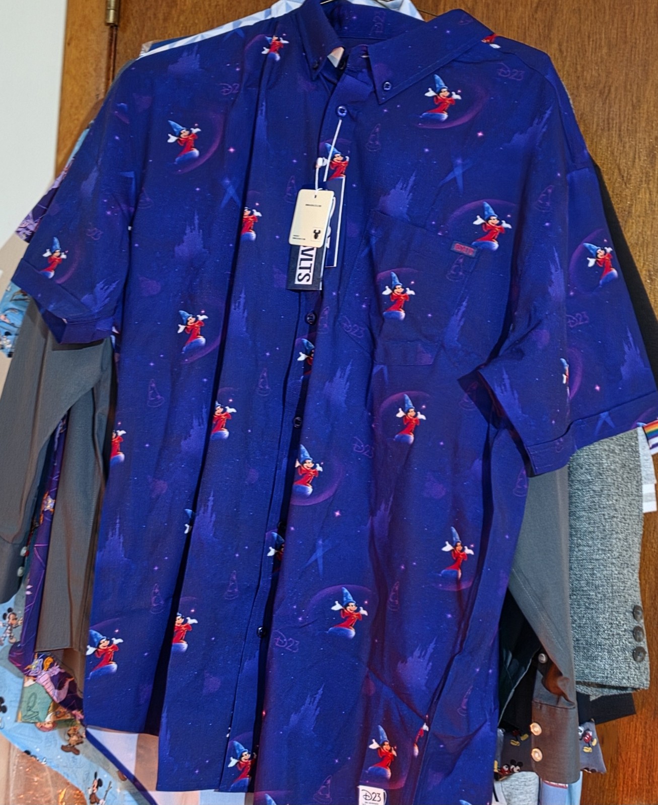 D23 Expo 2XL RSVLTS 2026 Walt Disney Company Store Sorcerer Mickey Shirt NWT