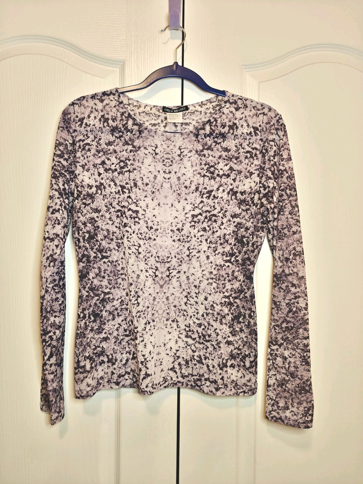 Issey Miyake: Runway Vintage 2001 Cherry Blossom Print Long Sleeve Crew Women L Issey Miyake: Runway Vintage 2001 Cherry Blossom Print Long Sleeve Crew Women L