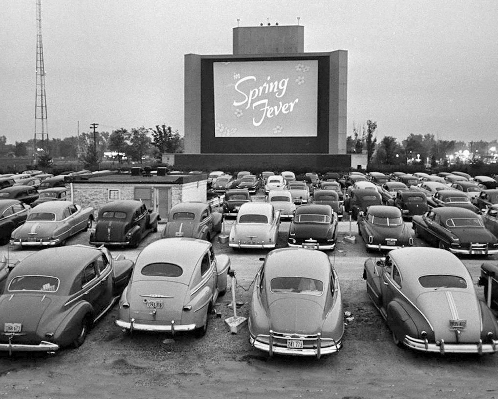 1940s DRIVE IN MOVIE THEATER Photo, Old Cars (211-A)
