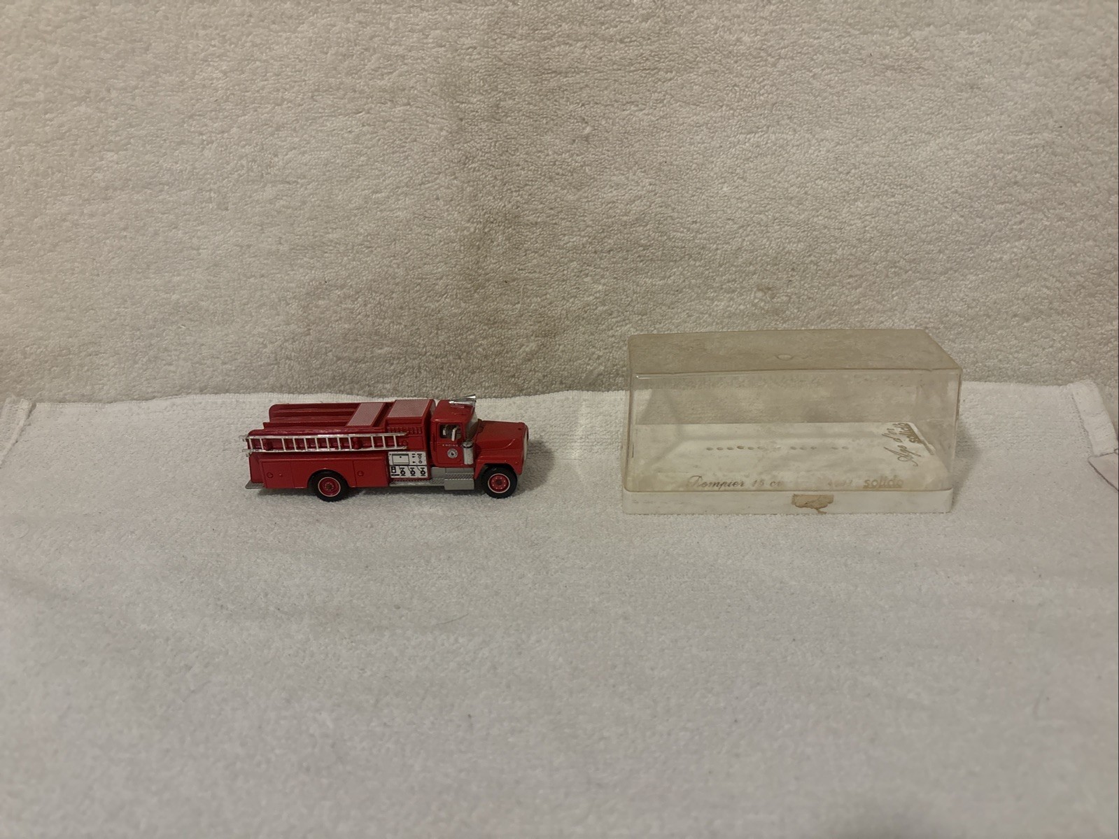 Solido pompier camion Mack Pompier #3106 1/60 Fire Truck Red Engine 4 Solido pompier camion Mack Pompier #3106 1/60 Fire Truck Red Engine 4