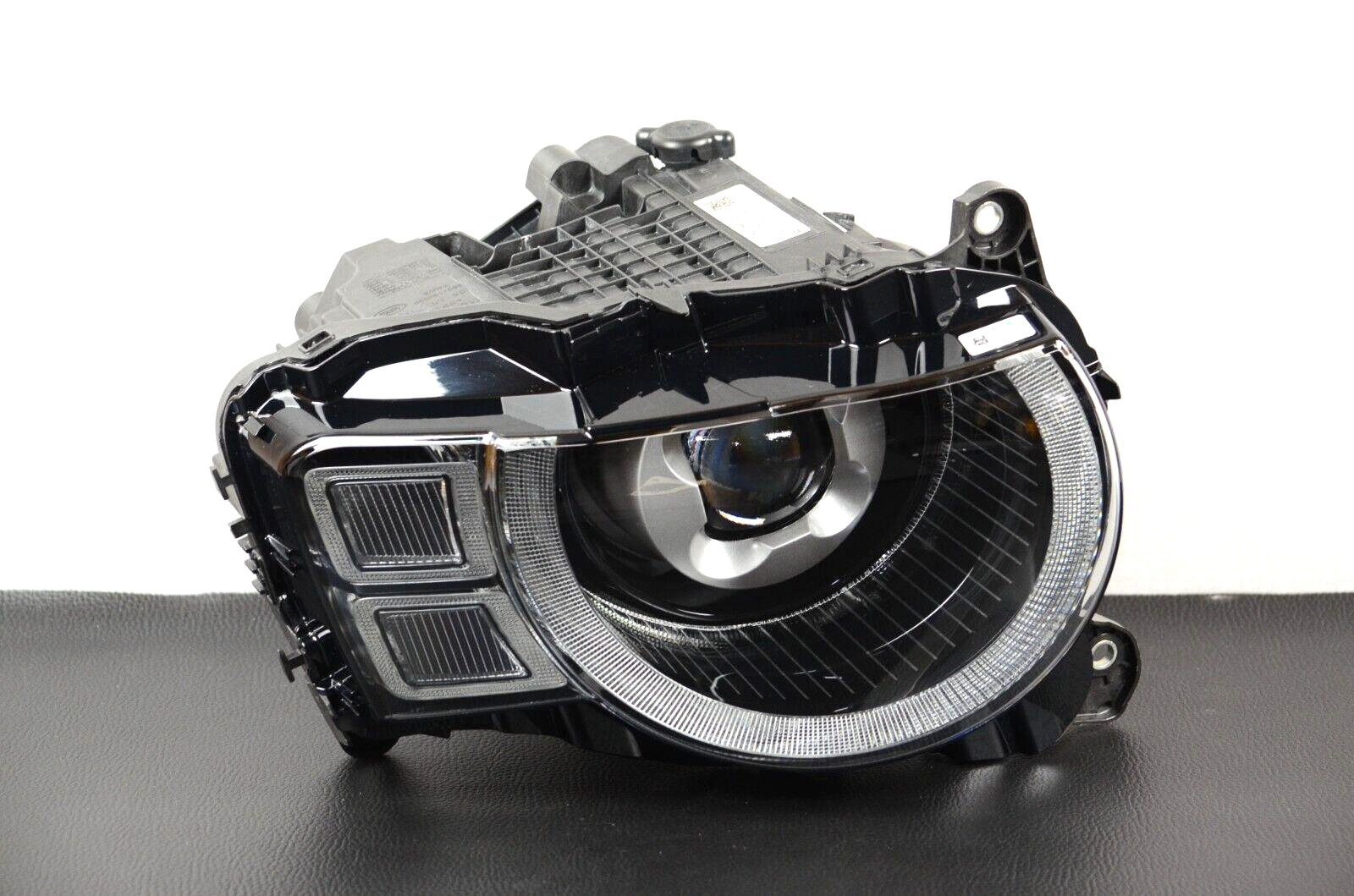 Perfect Genuine 20-26 Land Rover Defender Matrix LED Headlight RH Passenger OEM Perfect Genuine 20-26 Land Rover Defender Matrix LED Headlight RH Passenger OEM