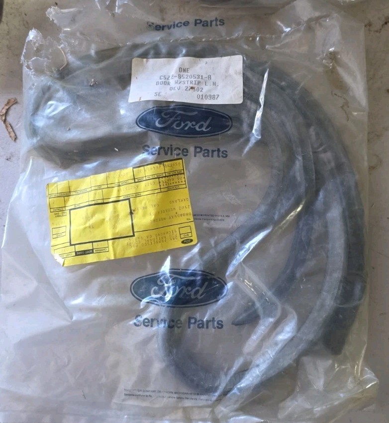 NOS 1965 1966 Ford Mustang door weatherstrip L.H. Side  C5ZZ-6520531-A