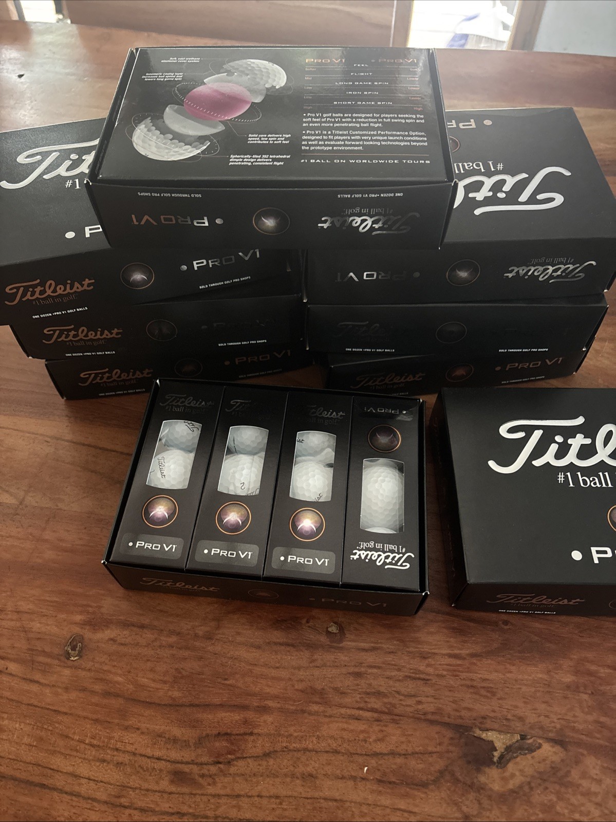 Titleist Pro V1 Left Dot Tour Preferred - 12 Balls Titleist Pro V1 Left Dot Tour Preferred - 12 Balls