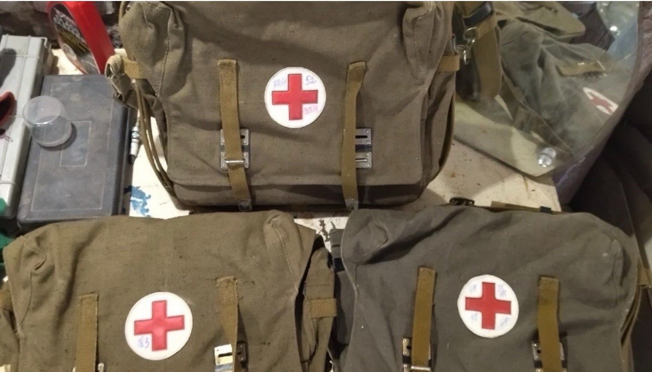 Soviet USSR Russia Army Medic First Aid Bag Combat Military Nurse Red Cross EMC