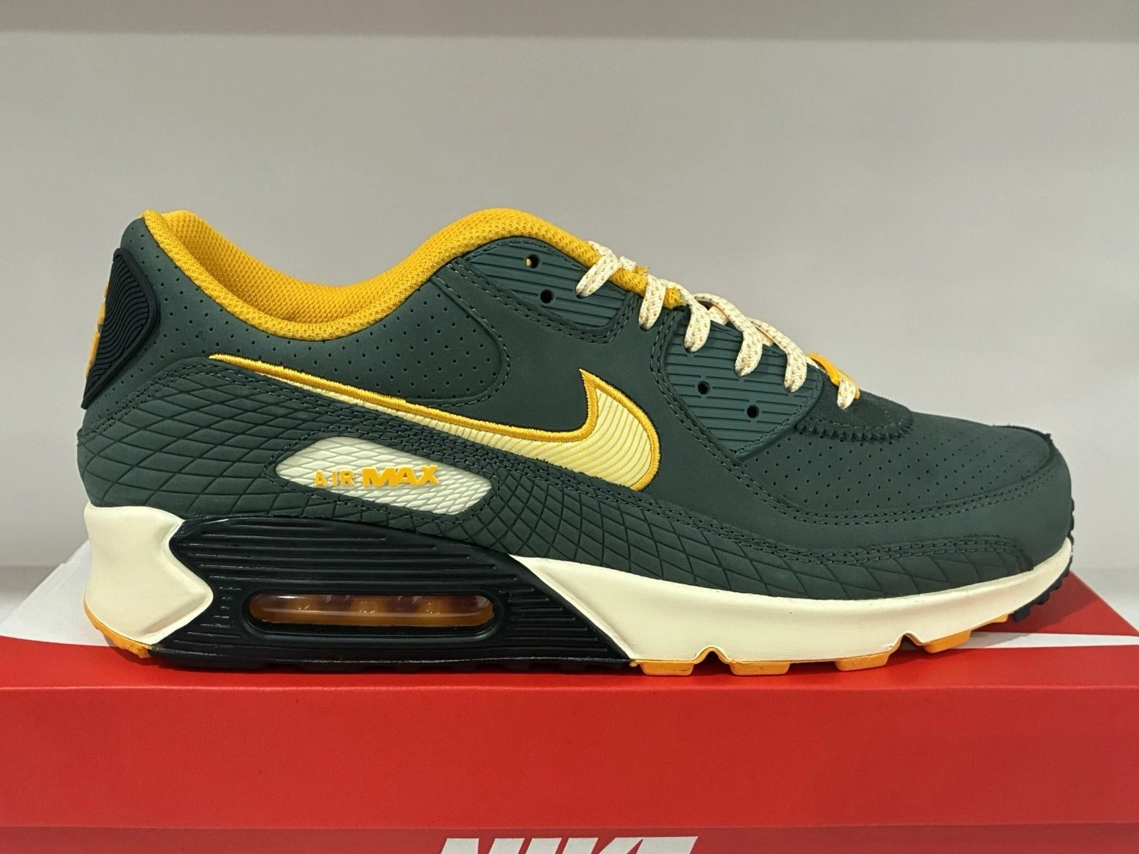 Nike Green Bay Packers 2026 NFL Rivalries Collection Air Max 90 Shoes Sneakers
