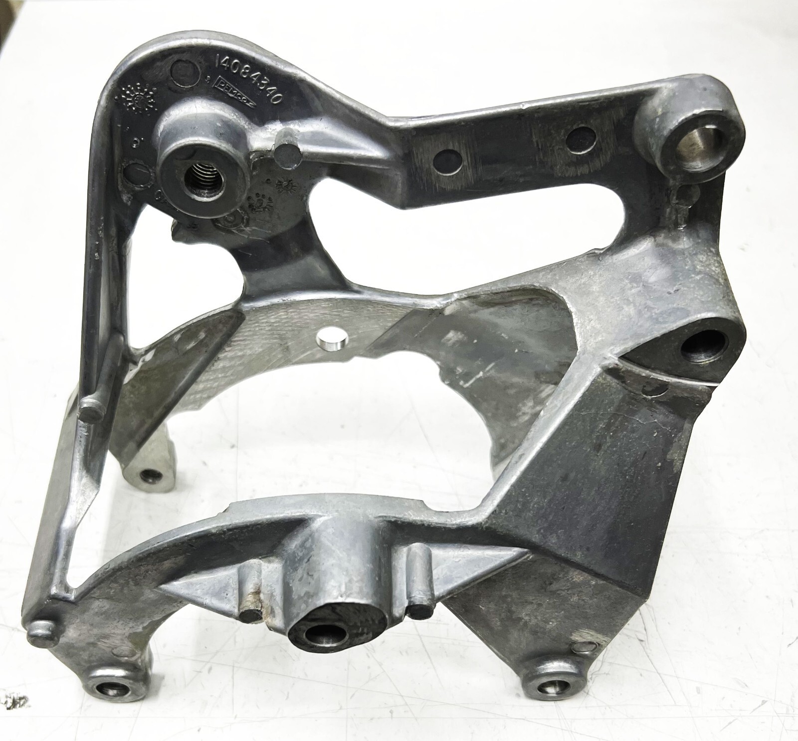 C4 Corvette Air Condition Compressor Bracket  *NEW*  14084340 1985-1987      NOS