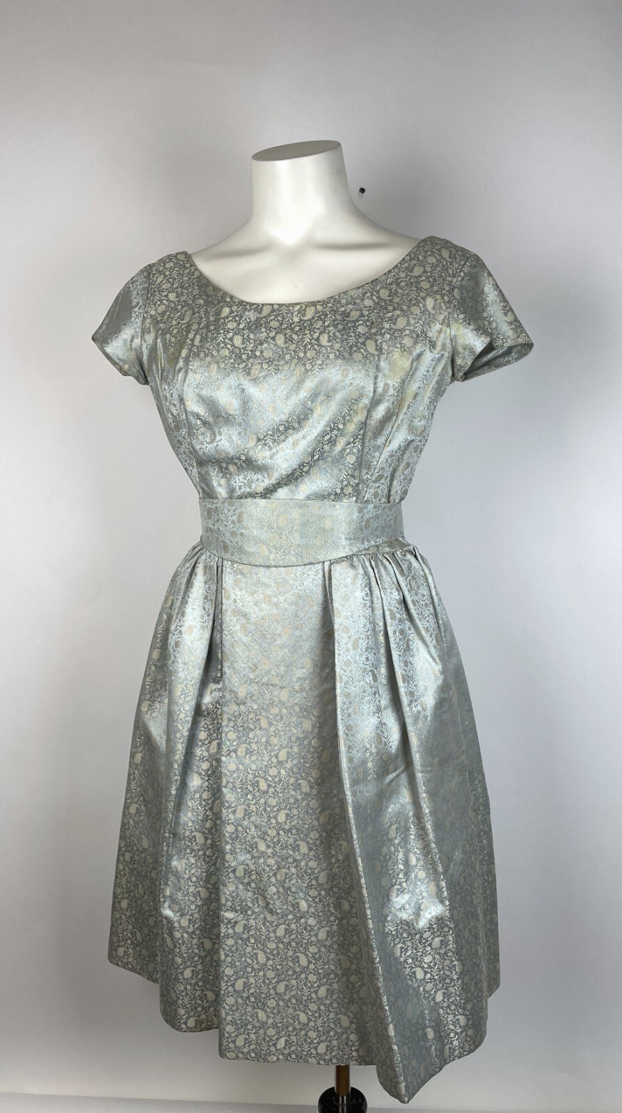 VTG 1950\'s Fit and Flare Silk Jacquard Floral Blue Silver Dress Box Pleats M 34\ VTG 1950\'s Fit and Flare Silk Jacquard Floral Blue Silver Dress Box Pleats M 34\