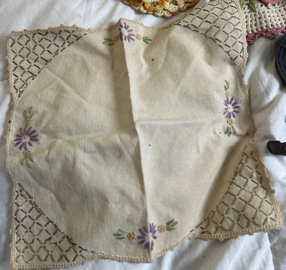 Vintage Embroidered Cloth Vintage Embroidered Cloth