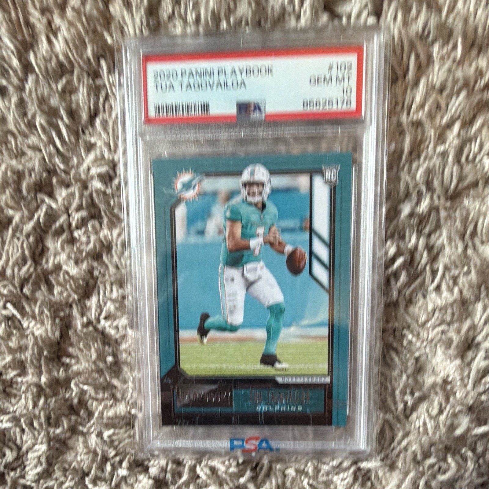 Panini 2020 Playbook Tua Tagovailoa Dolphins #102 Rookies RC PSA 10 Panini 2020 Playbook Tua Tagovailoa Dolphins #102 Rookies RC PSA 10