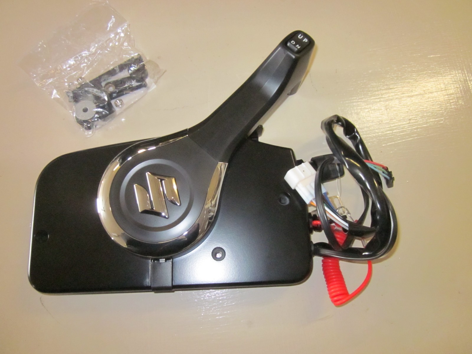 Suzuki 67200-93J70 Side Mount Remote Control Box Outboard Motor Control New OEM Suzuki 67200-93J70 Side Mount Remote Control Box Outboard Motor Control New OEM