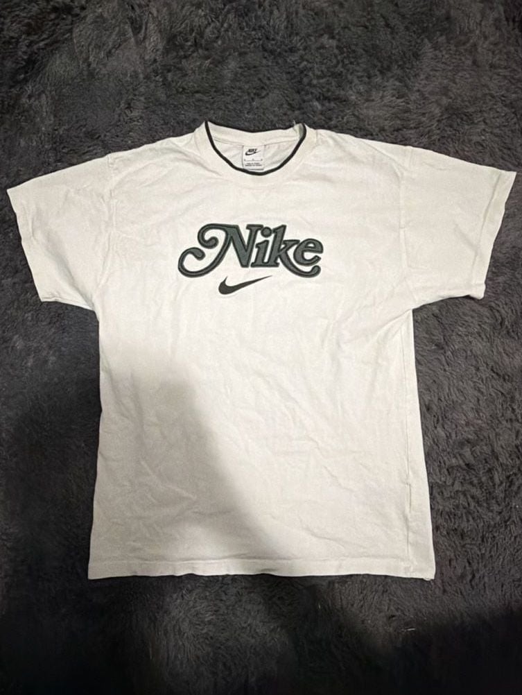 Nike Script Logo T-Shirt Size M White Gray Graphic Crewneck Short Sleeve