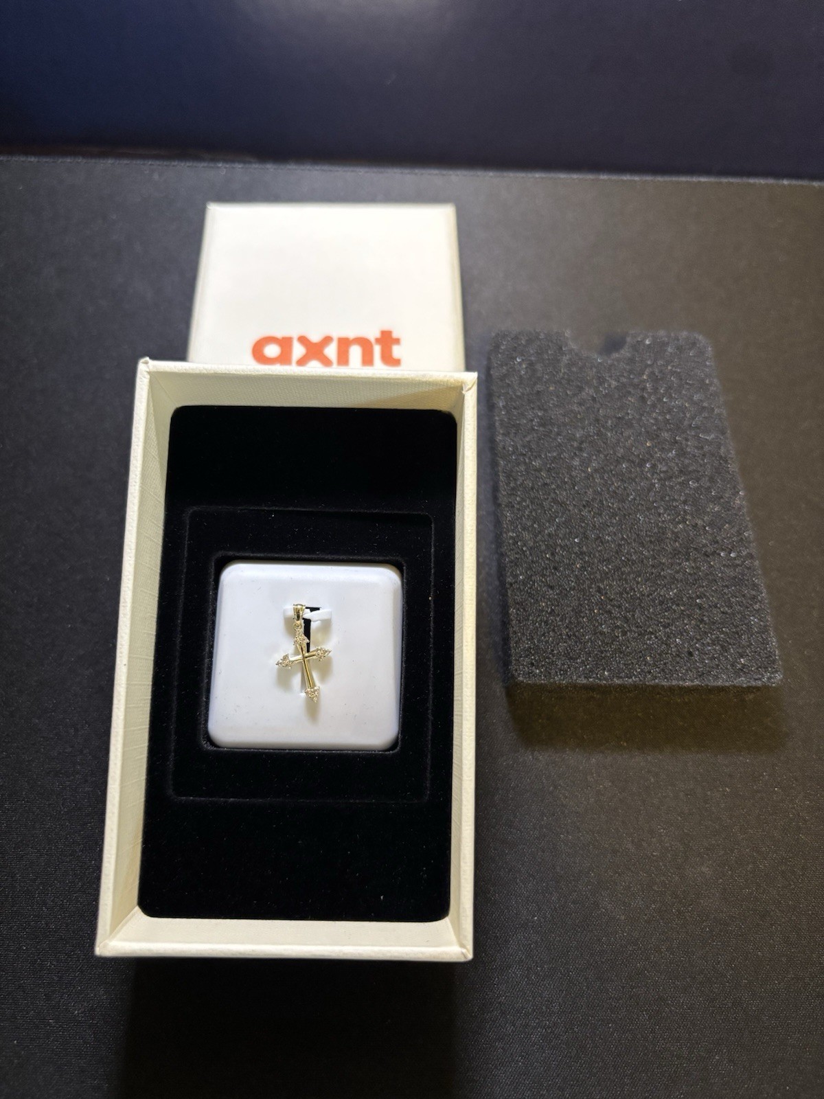 axnt 10K Yellow solid Gold Round White Diamond Cross Pendant Religious Jewelry
