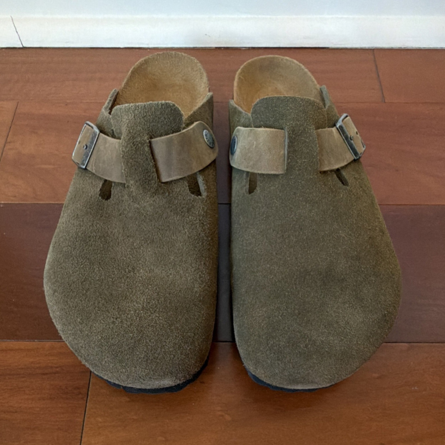 Birkenstock Boston Men’s Green/Brown Suede Clog Mismatch Left 43, Right 44 NEW