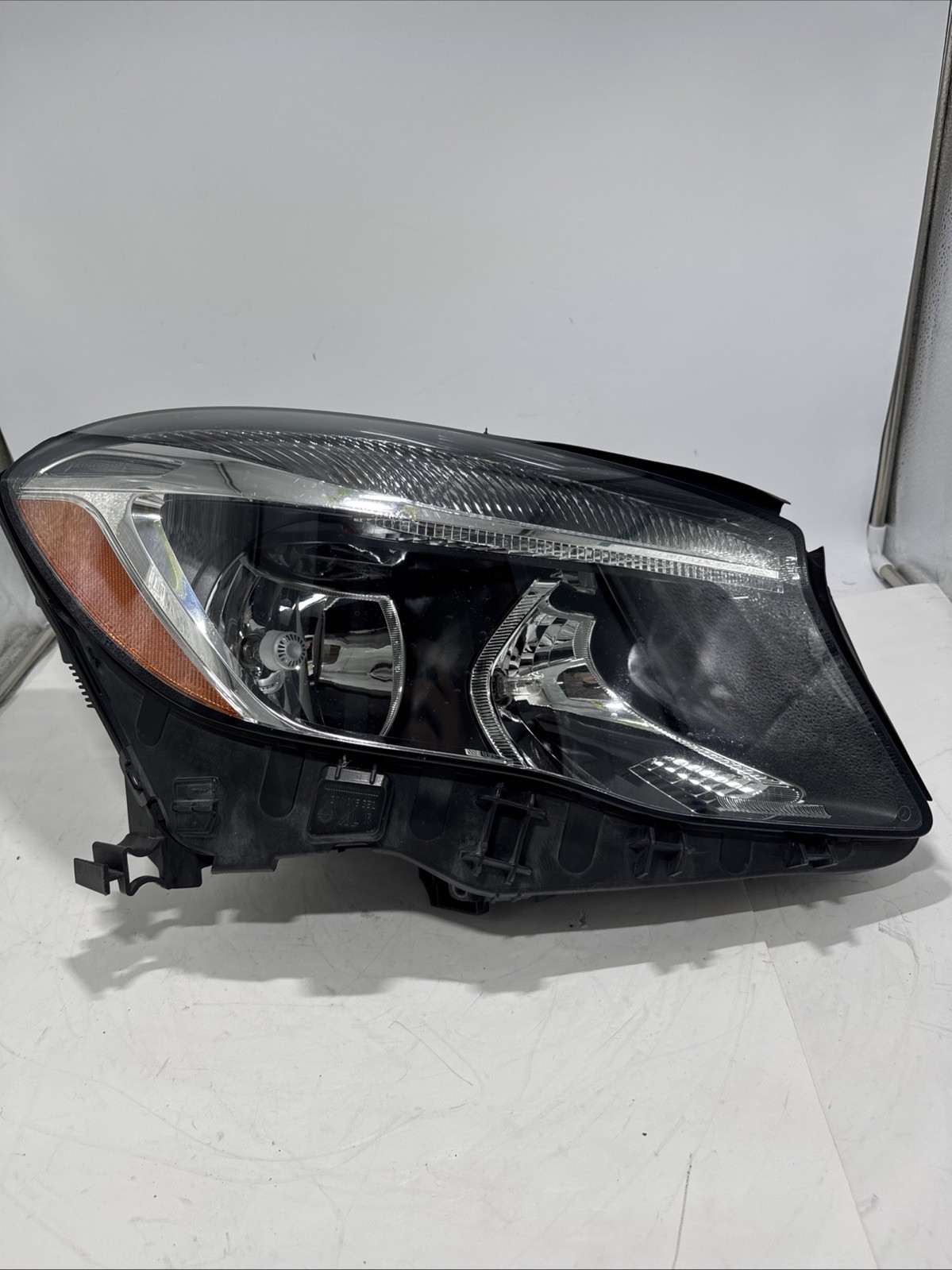 2015 - 2020 MERCEDES BENZ GLA-CLASS W156 RIGHT HALOGEN HEADLIGHT OEM A1569063000