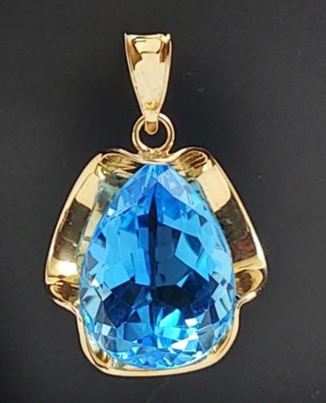 Vintage 14K Yellow Gold Large Pear Swiss Blue Topaz Pendant Approx 10 Ct