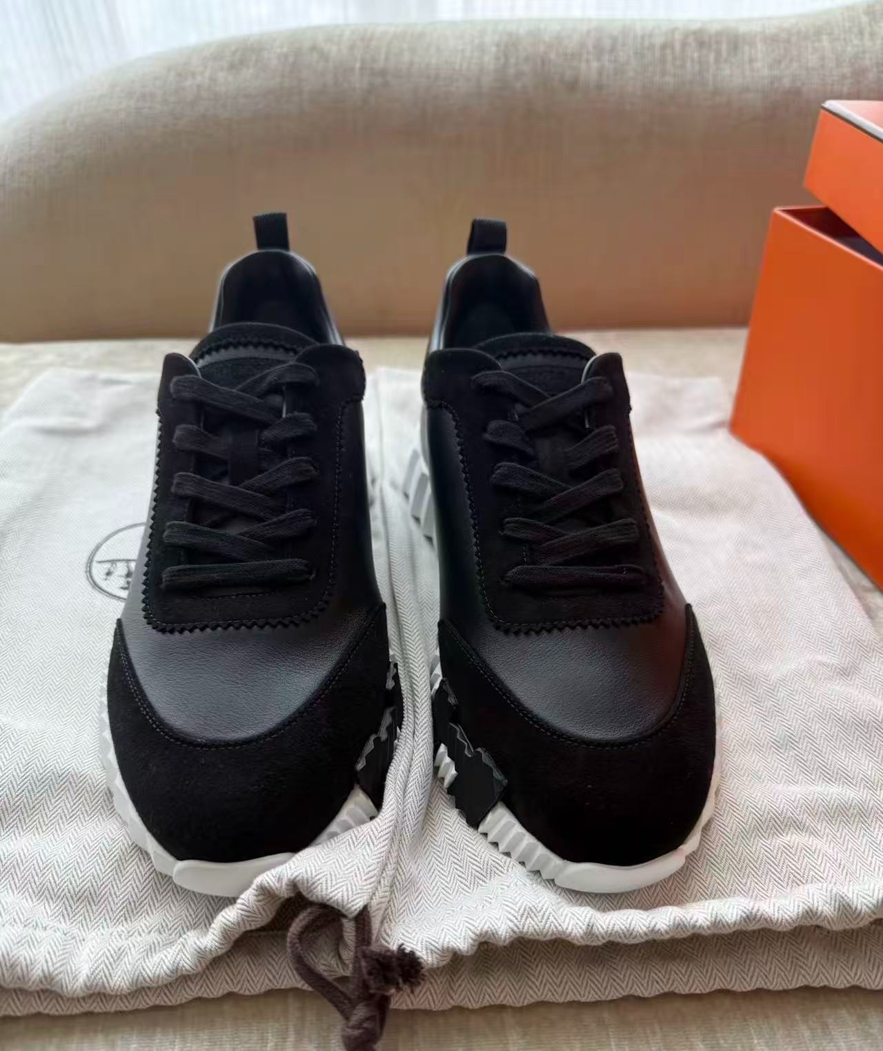 Hermes Bouncing Sneaker Black White Leather Suede Luxury Casual Shoes Unisex Hermes Bouncing Sneaker Black White Leather Suede Luxury Casual Shoes Unisex
