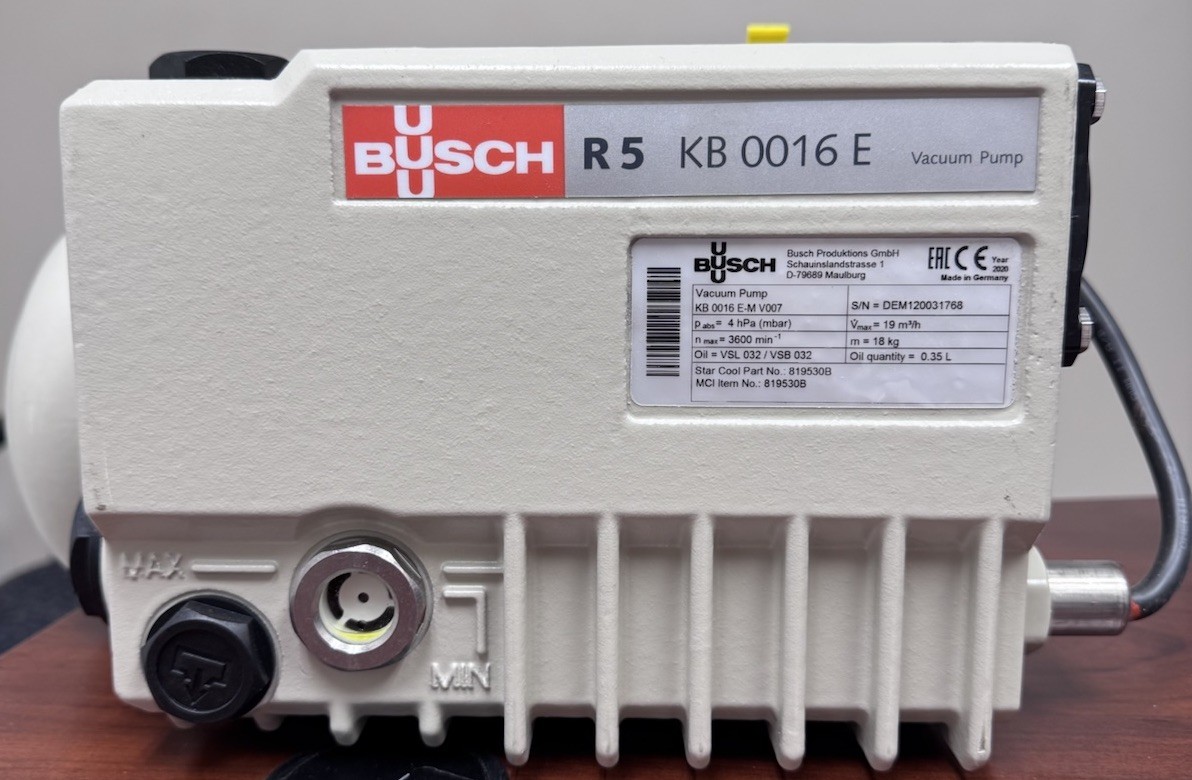 Busch R5 KB 0016 E Rotary Vane Vacuum Pump 19 m³/h 4 hPa Single Stage