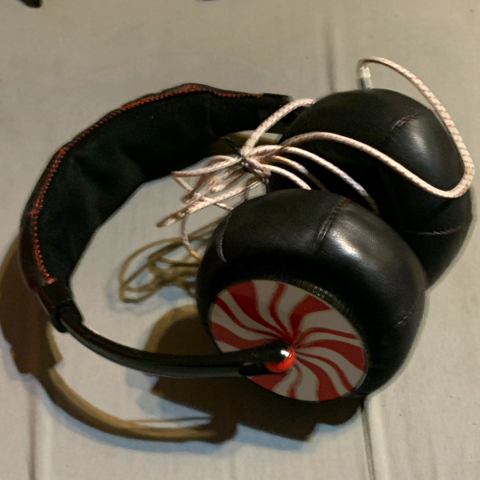 Nixon x The White Stripes Master Blaster Over-Ear Wired 3.5mm 50mm Black Nixon x The White Stripes Master Blaster Over-Ear Wired 3.5mm 50mm Black