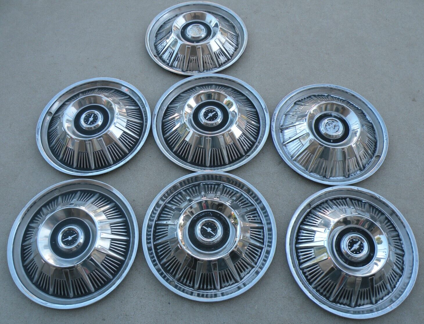 1 FORD THUNDERBIRD VINTAGE HUBCAP WHEEL COVER CENTER HUB CAP 1964 64 OEM
