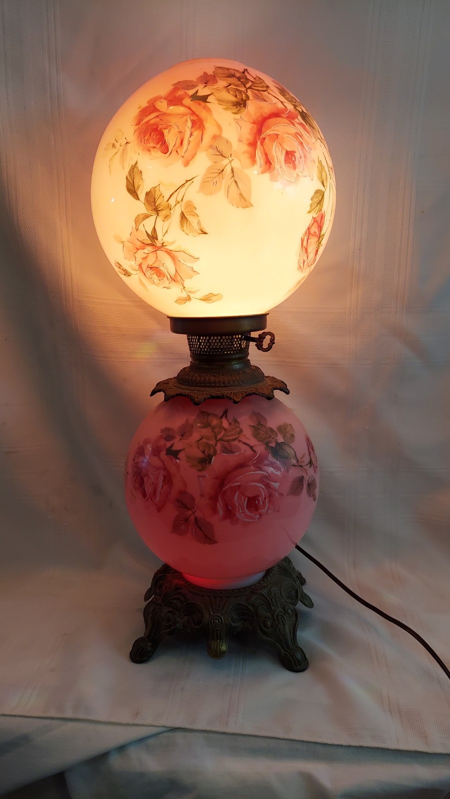 Vintage GONE WITH THE WIND Rose Lamp Electrified Lamp Double Globe  24