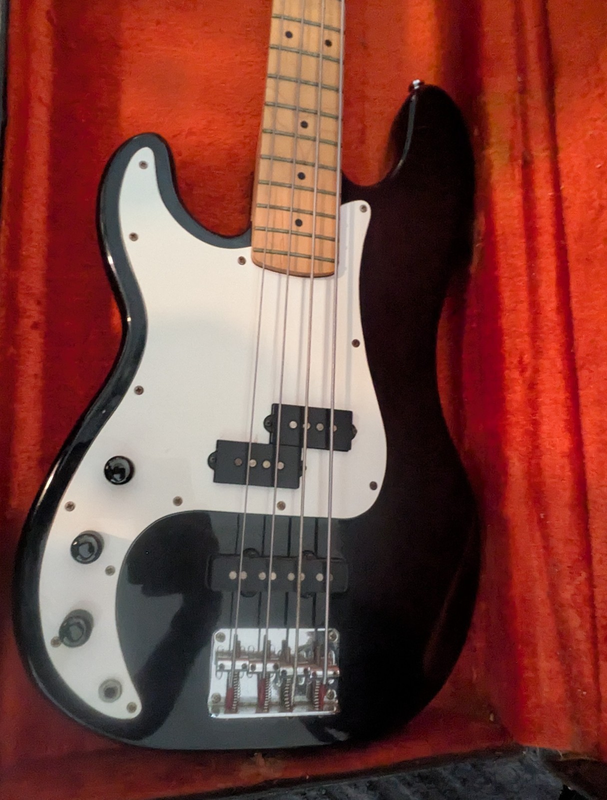 Hohner Professional PJ Bass Left Handed W/Vintage Fender Hardshell Case