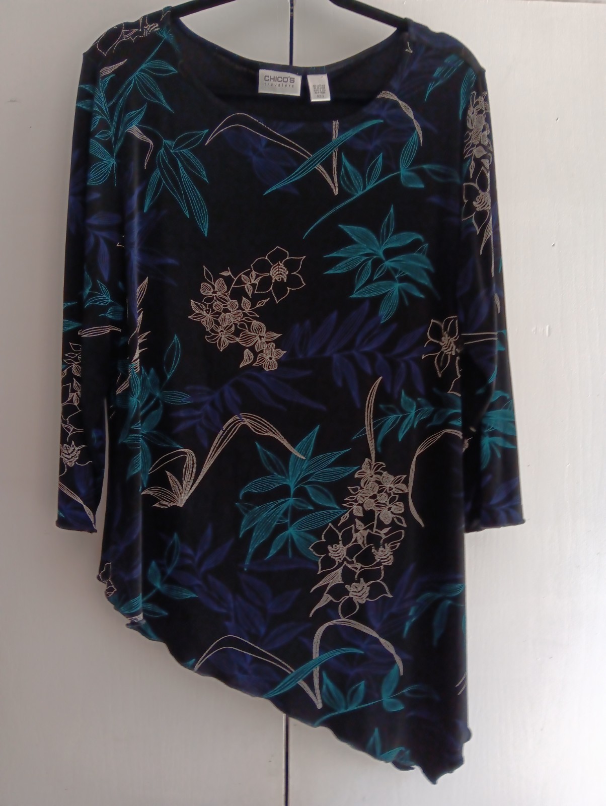 Travelers by Chico\'s Black Asymmetric Hem Tunic Top 3/4 Sleeve Size 3 Floral 