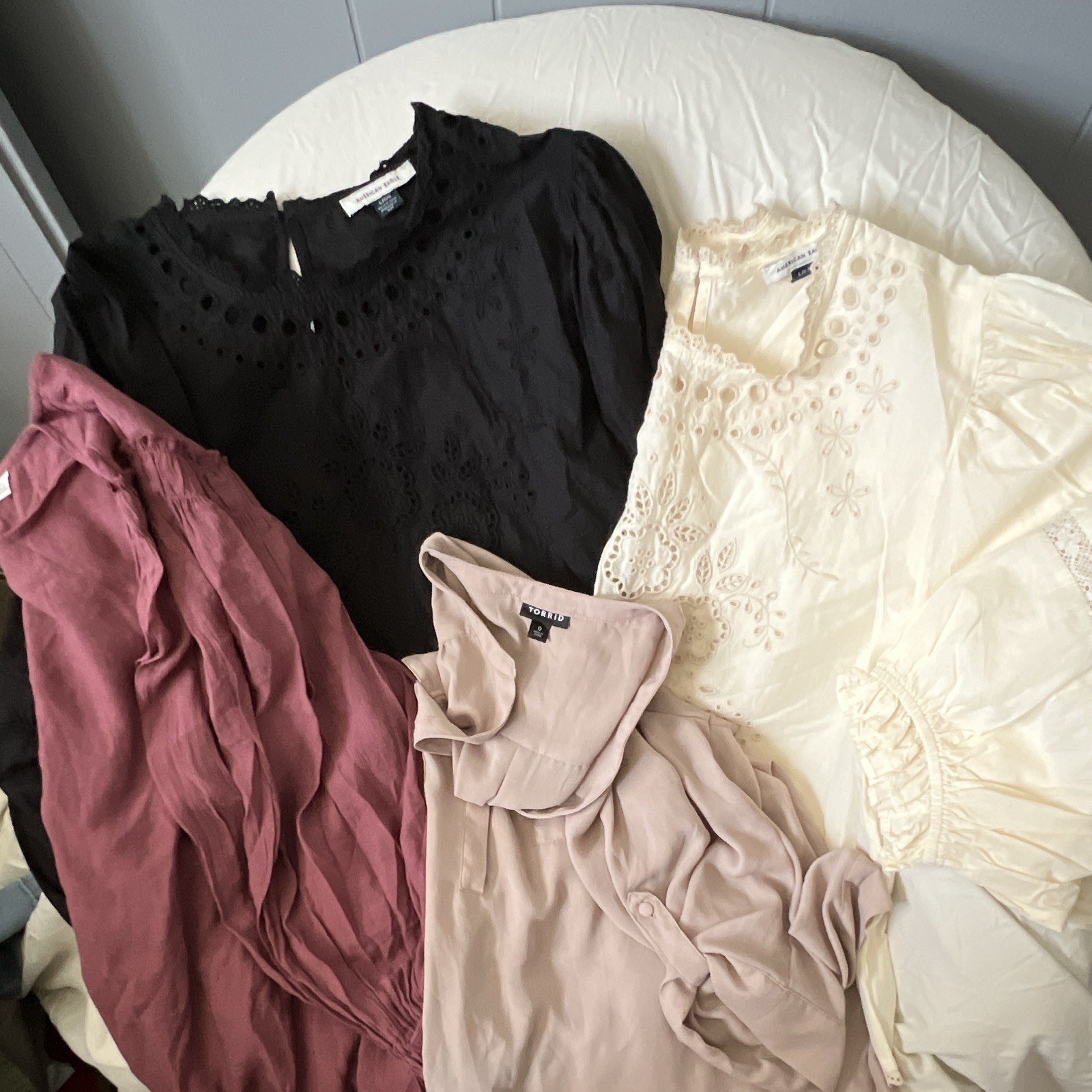 Lot of 4 Women’s American Eagle Torrid Tops Size L/Xl Black Cream Mauve