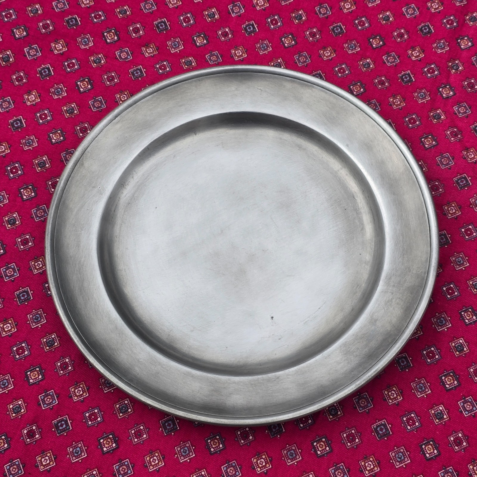 Beautiful 18th Century 22cm very heavy Pewter Plate weighing a massive 371 grams