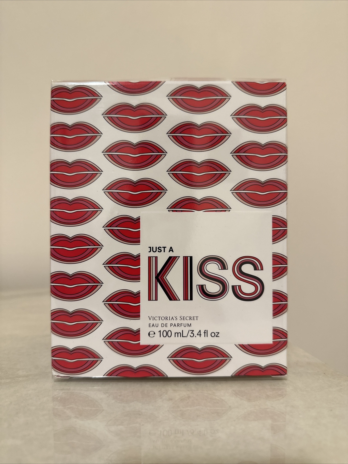 Victoria\'s Secret JUST A KISS Eau de Parfum 3.4 fl oz Fragrance Spray Sealed Box Victoria\'s Secret JUST A KISS Eau de Parfum 3.4 fl oz Fragrance Spray Sealed Box