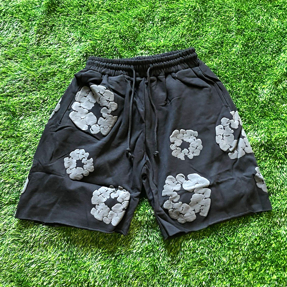 Denim Tears Black Cotton Fleece Sweat Shorts Floral Cotton Wreath Pockets