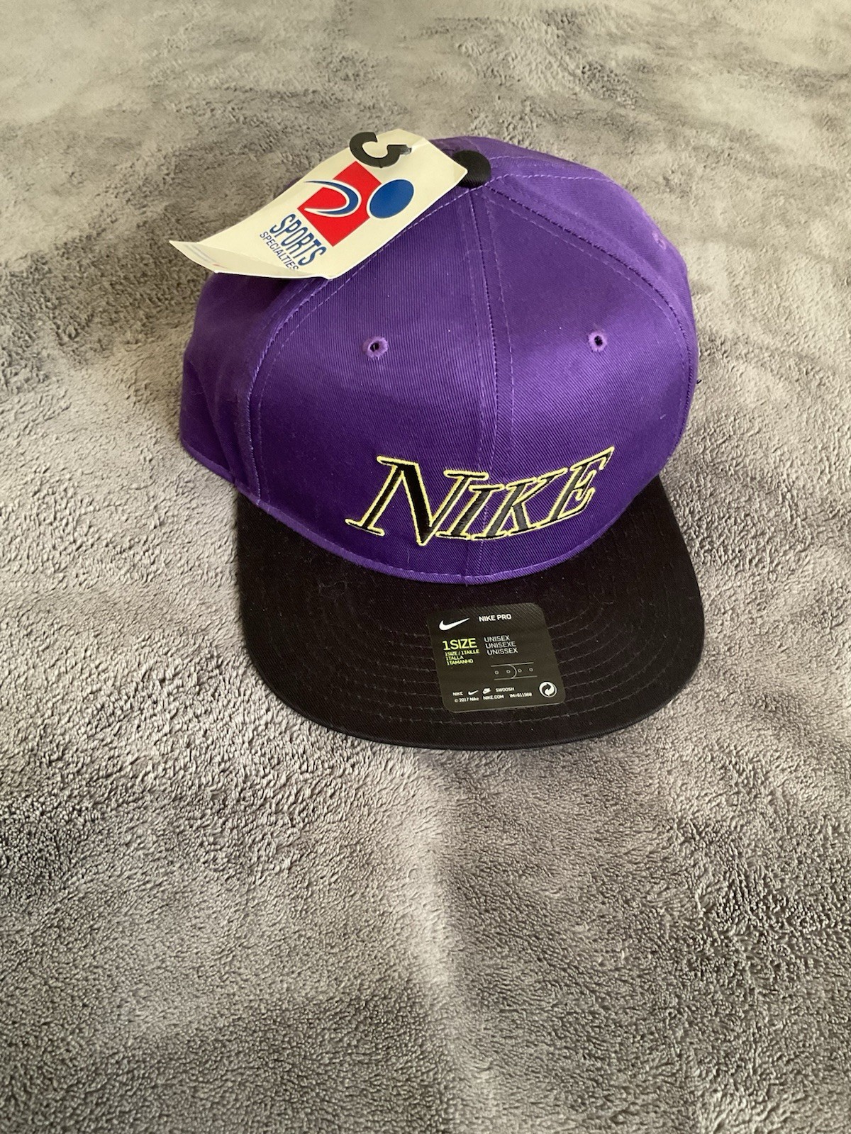 VNT Nike Sports Specialties Script Spell Out Snapback Hat Purple Black Cap NWT