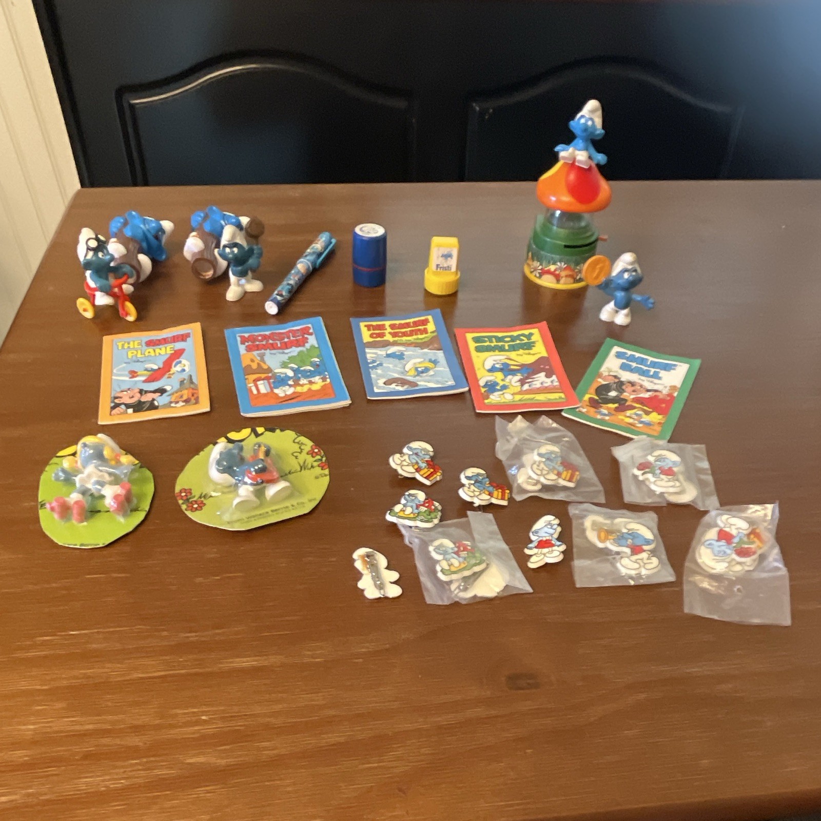 Wallace Berrie Smurfs Vintage 1982 Lot Figures Gum Machine Comics Pins