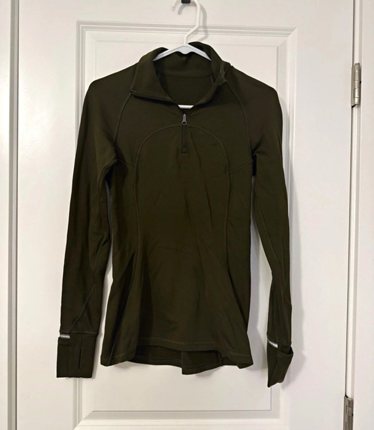 Lululemon Women’s Green 1/4 Zip Mock Neck Thumbholes Stretch Top Sz 6