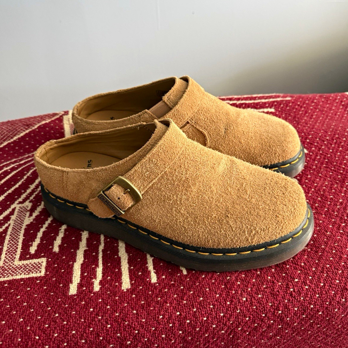 Dr. Martens Men’s Tan Suede Buckle Mule Clogs Round Toe Rubber Sole US 11 Dr. Martens Men’s Tan Suede Buckle Mule Clogs Round Toe Rubber Sole US 11