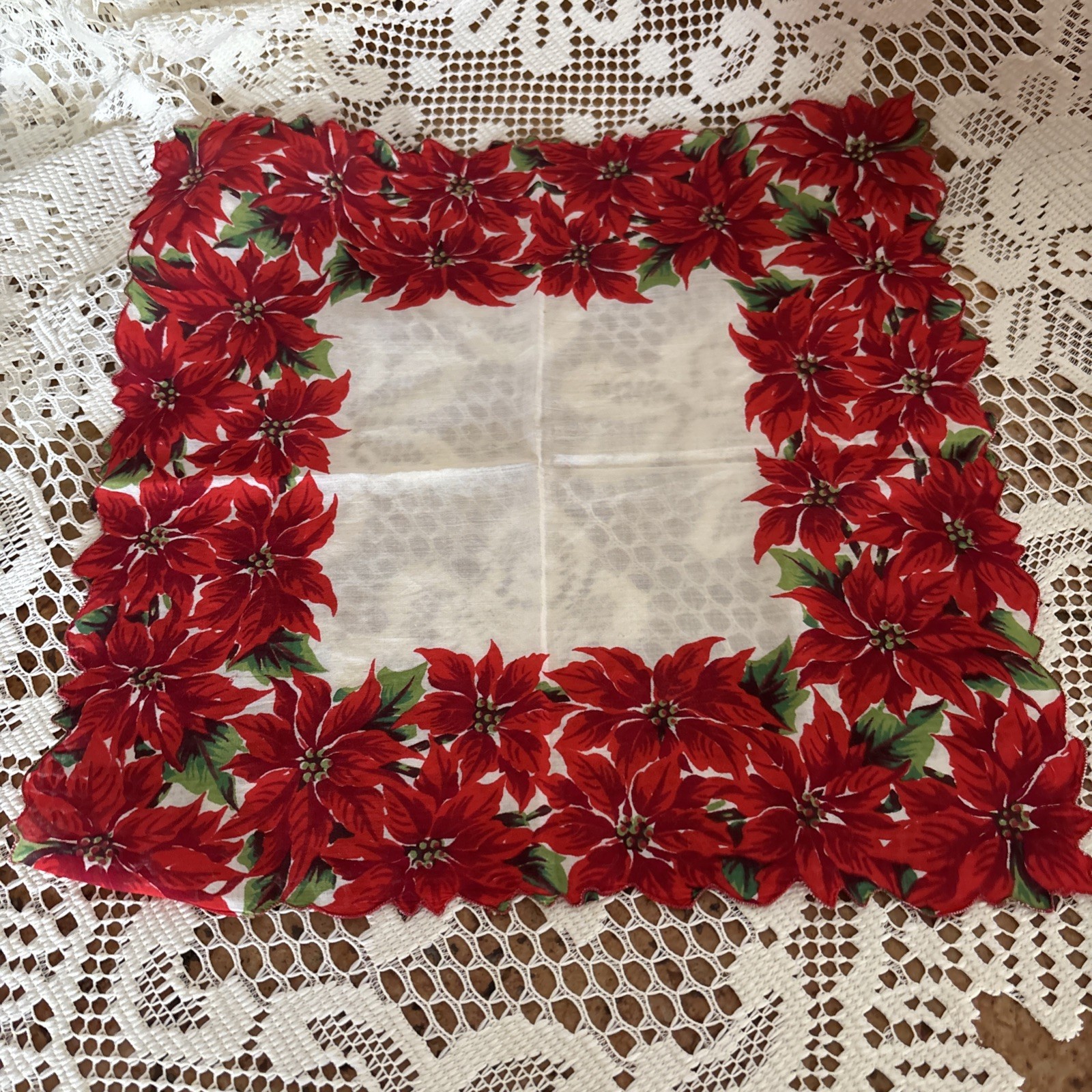ANTIQUE 1940’s VINTAGE RED POINSETTIA FLOWER FINE LINEN HANDKERCHIEF COLLECTIBLE