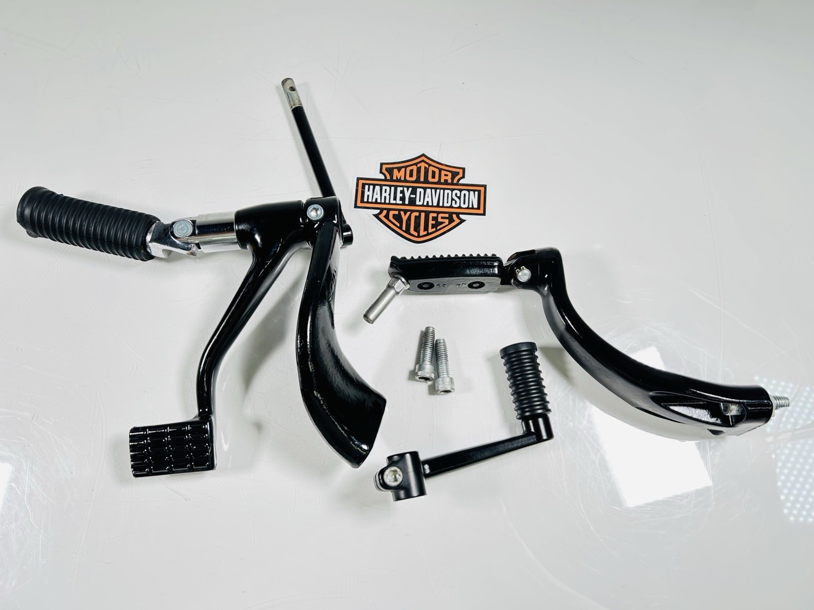 14-22 Harley-Davidson Sportster 883/1200 OEM Mid Controls Foot Pegs Complete Set