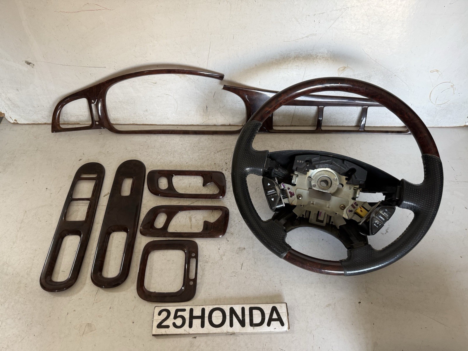 99-01 Honda Odyssey Accessories Wood Steering Wheel + Trim RL1 OEM JDM Rare 99-01 Honda Odyssey Accessories Wood Steering Wheel + Trim RL1 OEM JDM Rare