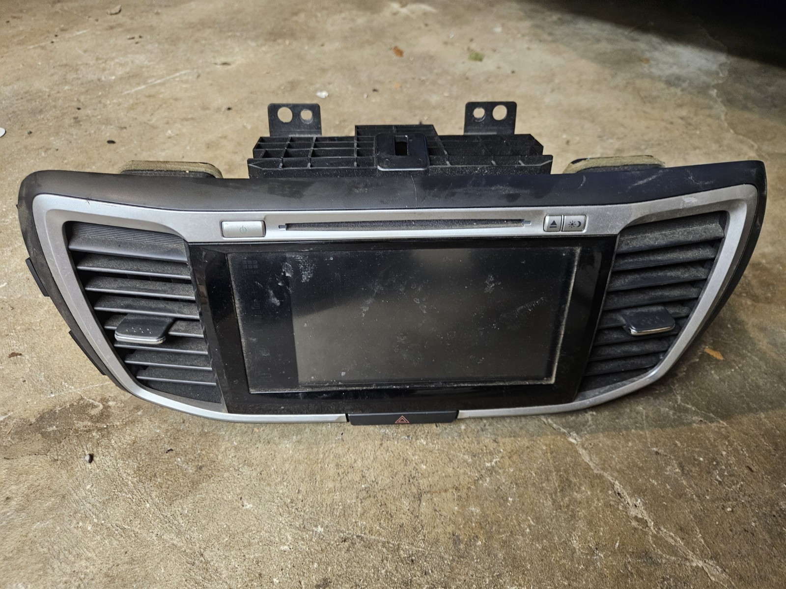 2016-2017 Honda Accord EX Model Only Touch Screen Display CD Player AM FM Radio 2016-2017 Honda Accord EX Model Only Touch Screen Display CD Player AM FM Radio
