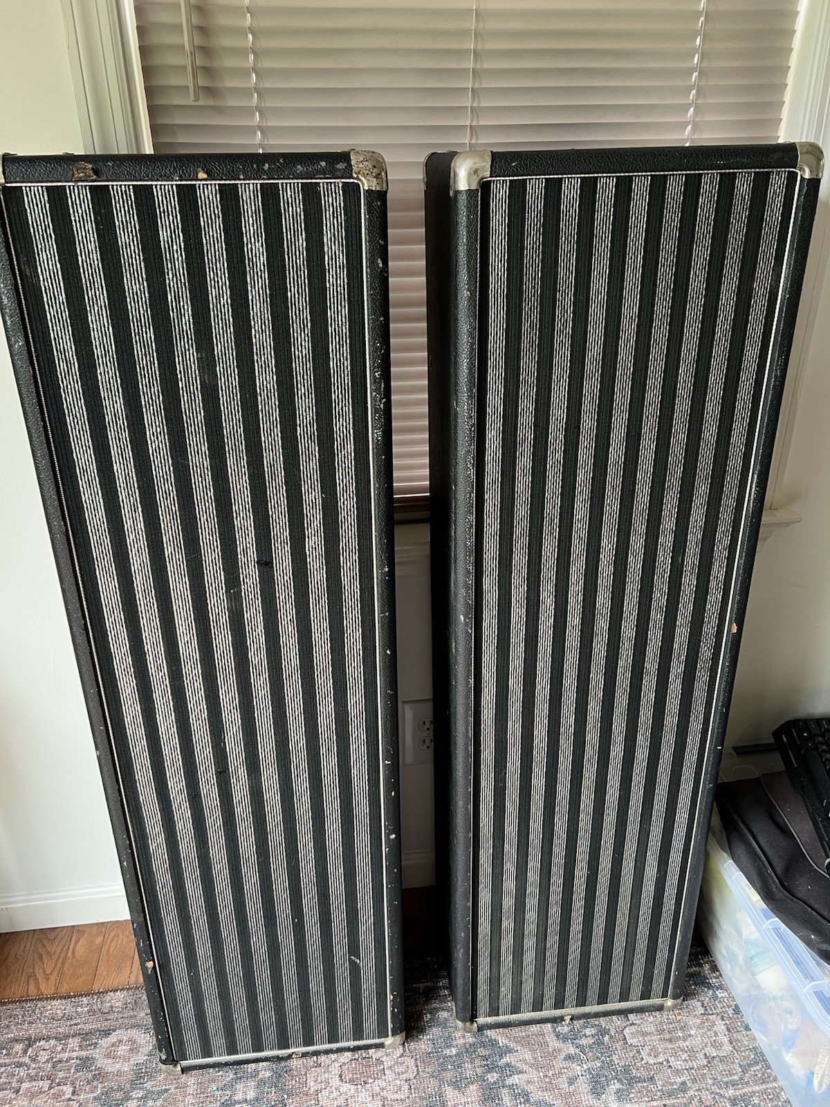 Vintage Kasino Club By Kustom Speaker Cabinets Pair PA Column Speakers - Works