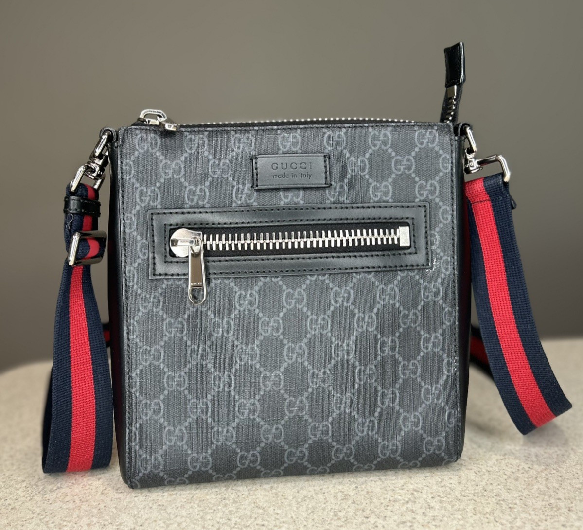 Gucci GG Crossbody Messenger Bag - 523599  Authentic