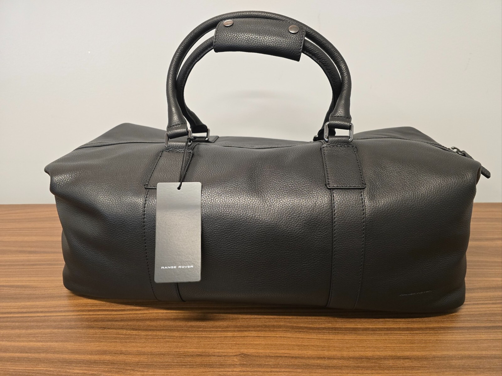 Genuine Land Rover Range Rover Black Weekender Bag RLLU232BKA Genuine Land Rover Range Rover Black Weekender Bag RLLU232BKA