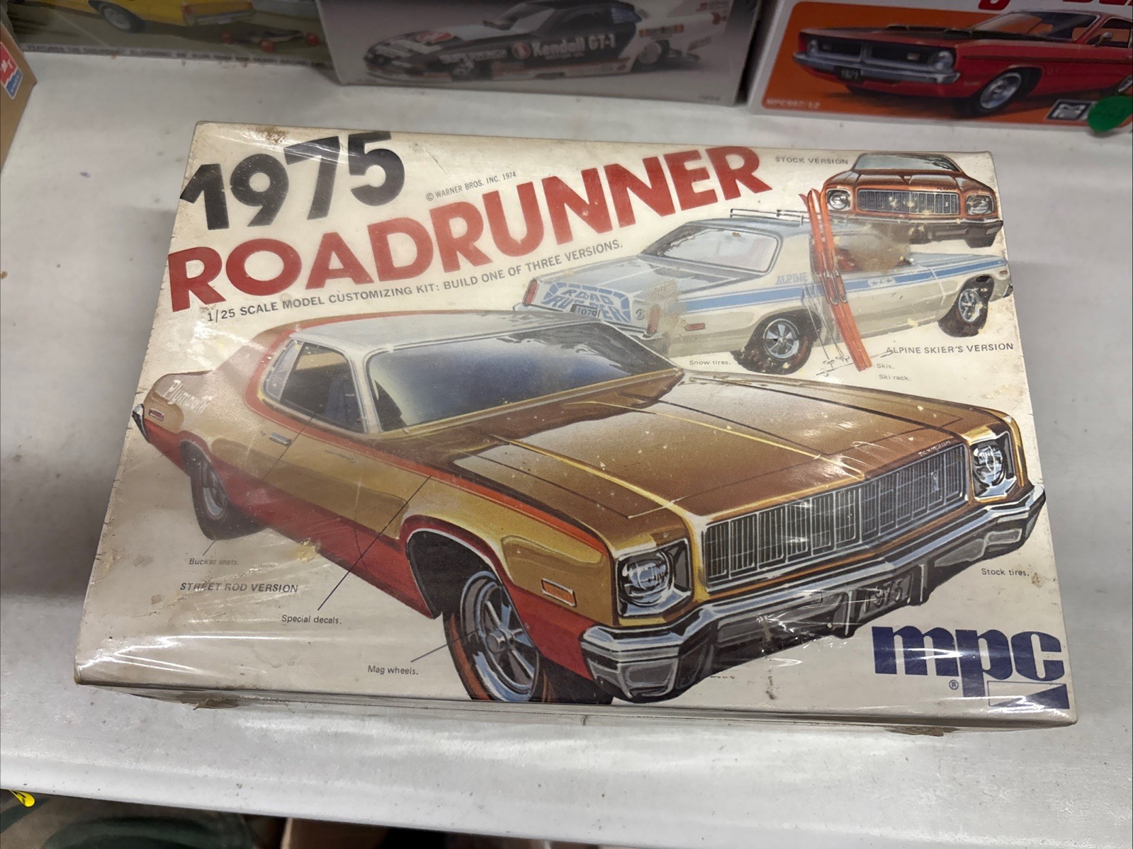 1975 MPC Plymouth Roadrunner Annual SEALED   1/25 1-7525 AMT JOHAN