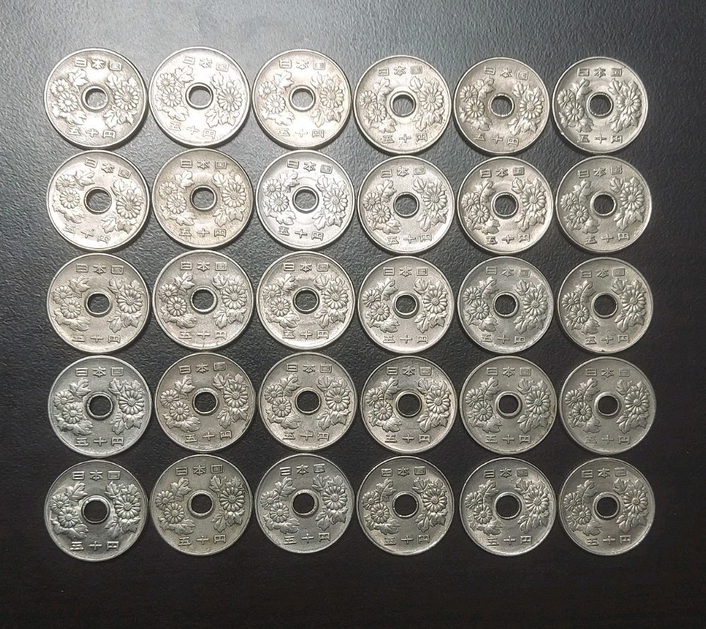 Japan 50 YEN Lovely Vintage Lot Of 30 Coins Better Mix Japan 50 YEN Lovely Vintage Lot Of 30 Coins Better Mix