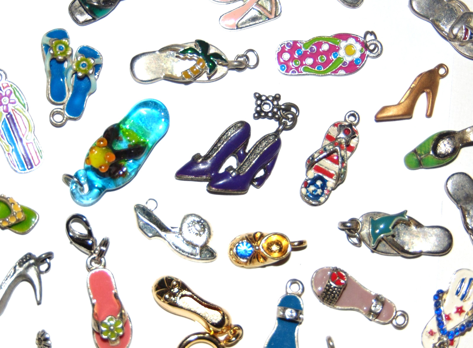 Vintage-Mod Lot of 25 ALL SHOES & Sandals Charm/Pendant Craft Jewelry Design