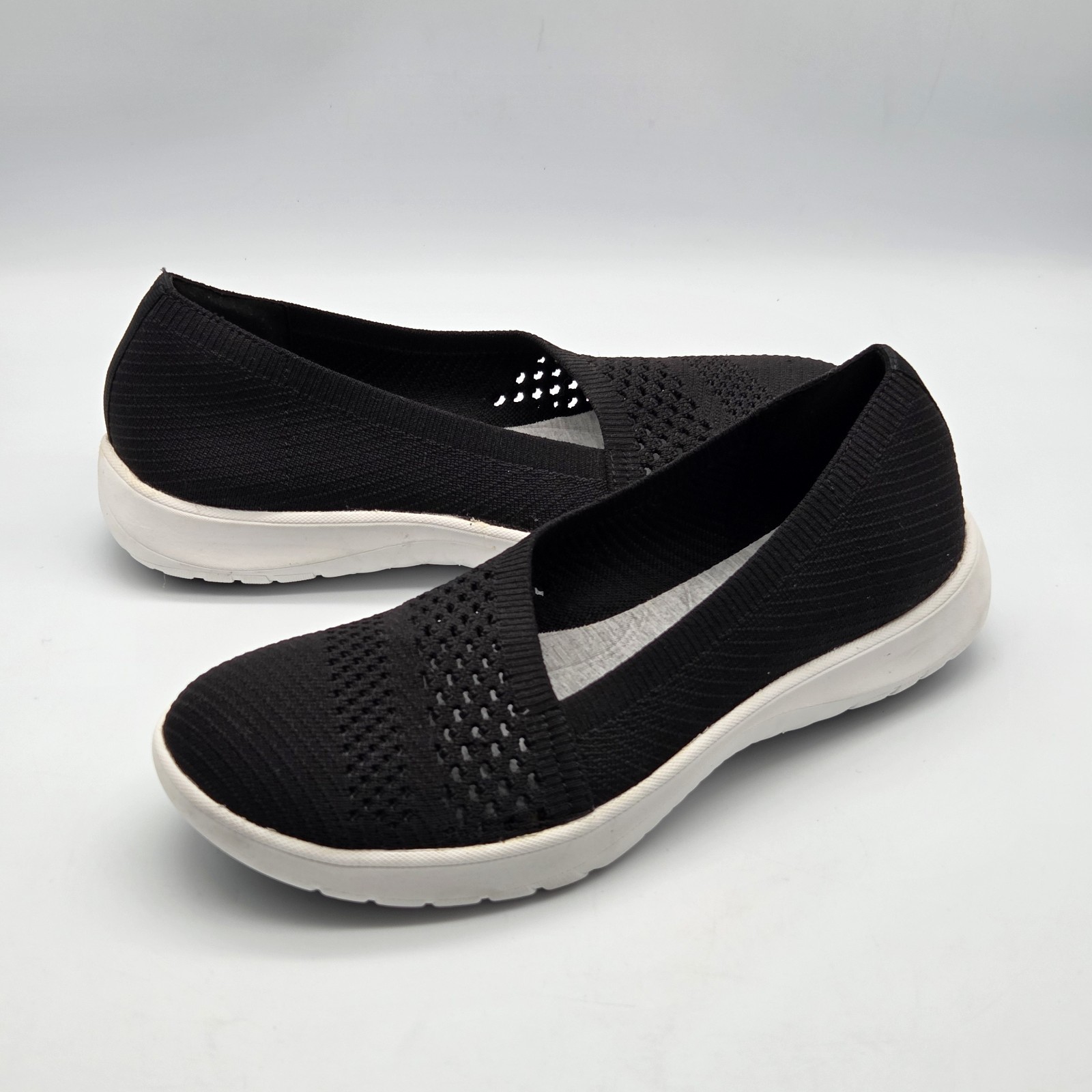 Clarks Cloudsteppers Washable Knit Slip-Ons Adella Moon Black Size 9 Clarks Cloudsteppers Washable Knit Slip-Ons Adella Moon Black Size 9