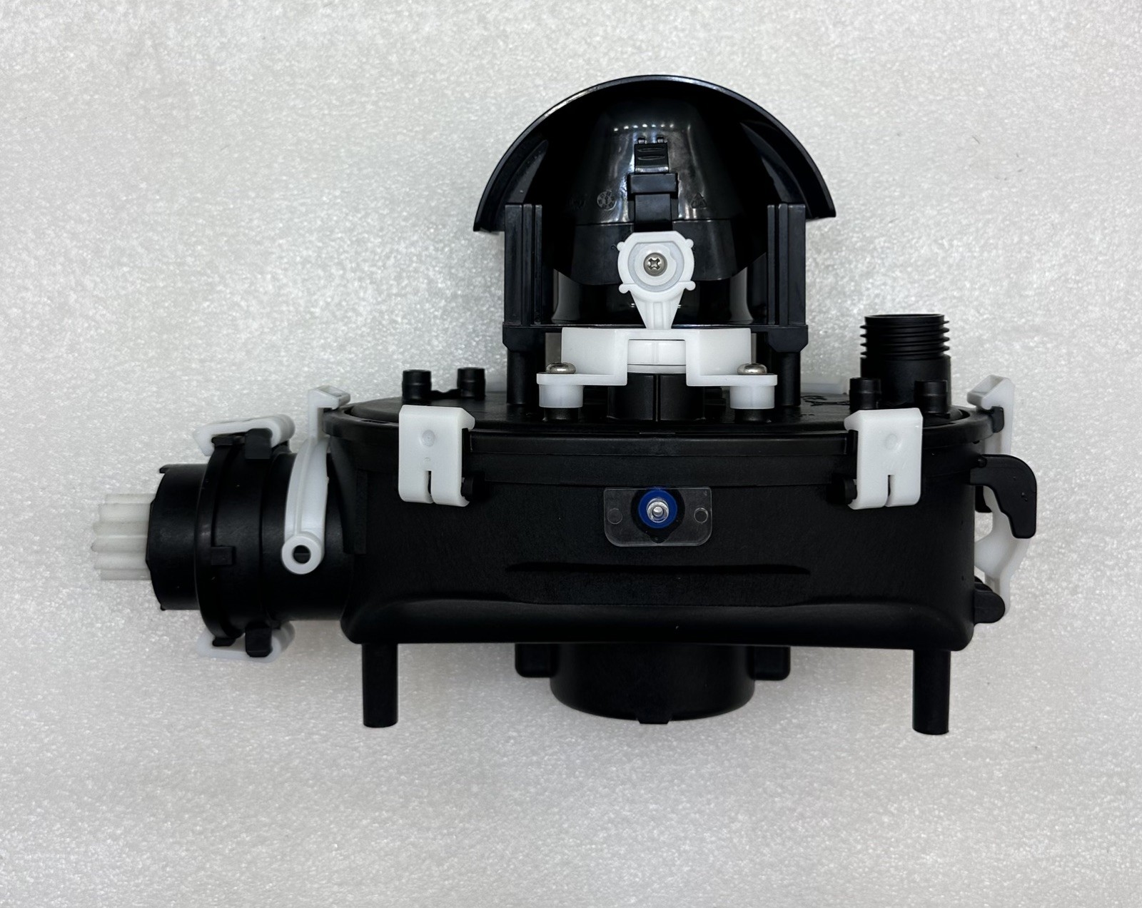 Maytronics Dolphin Robotic Pool Cleaner M2 / M2L Motor Unit 9995388-EX Maytronics Dolphin Robotic Pool Cleaner M2 / M2L Motor Unit 9995388-EX