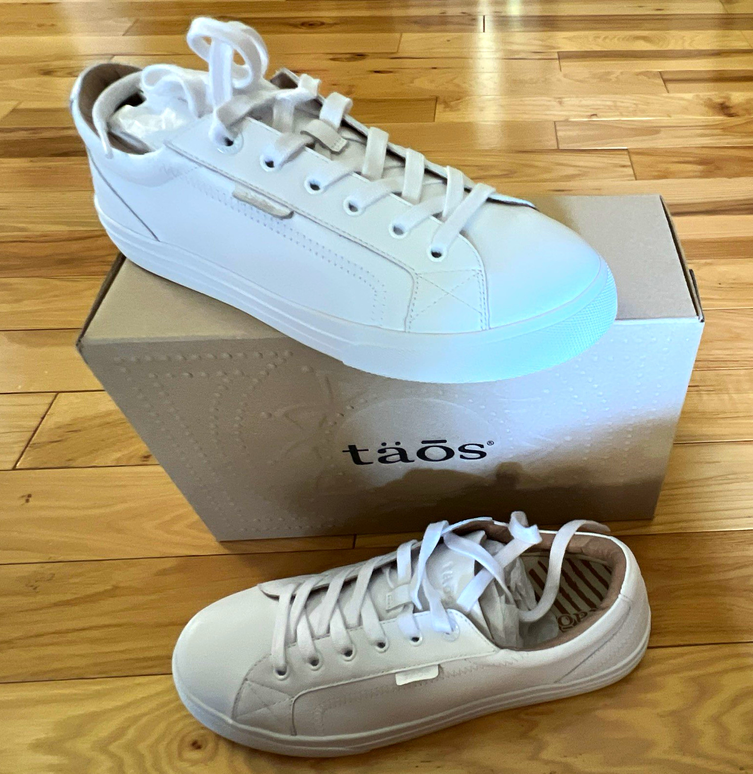 Taos Plim Soul Lux White Leather Low Top Lace Up Sneaker Women\'s US 11 M Taos Plim Soul Lux White Leather Low Top Lace Up Sneaker Women\'s US 11 M