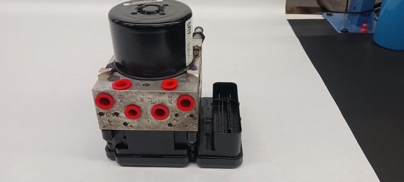 2012-2015 Chevrolet Captiva ABS Anti-Lock Brake Pump Assembly OEM