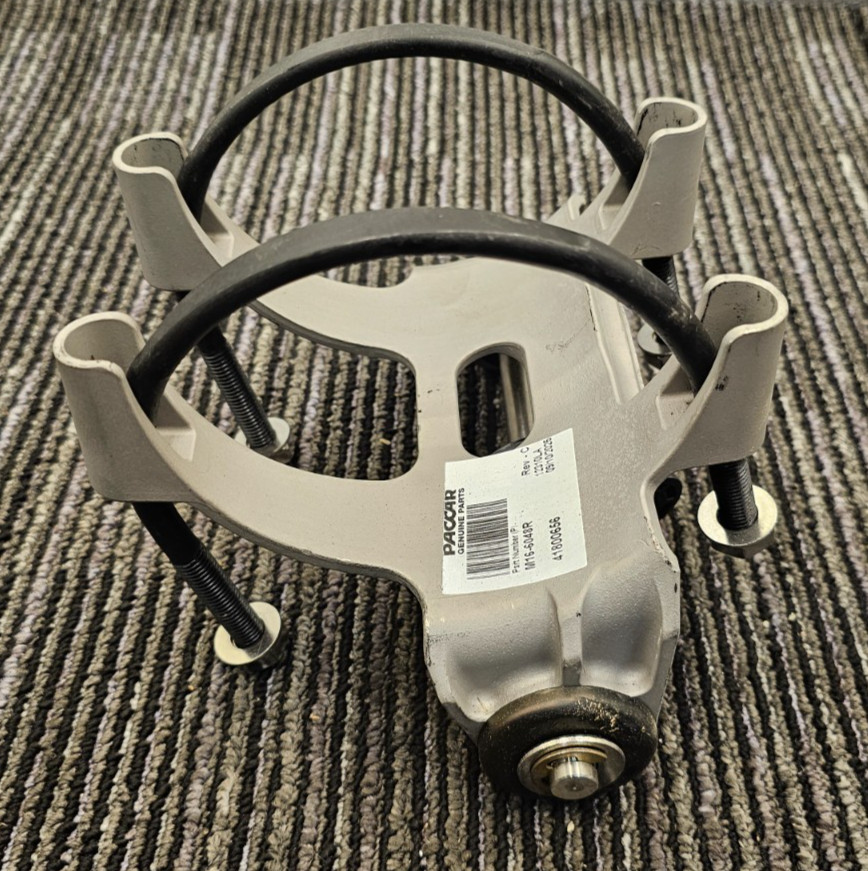 Paccar M16-6048R Exhaust Slider Bracket Assembly Right Side Fits Peterbilt