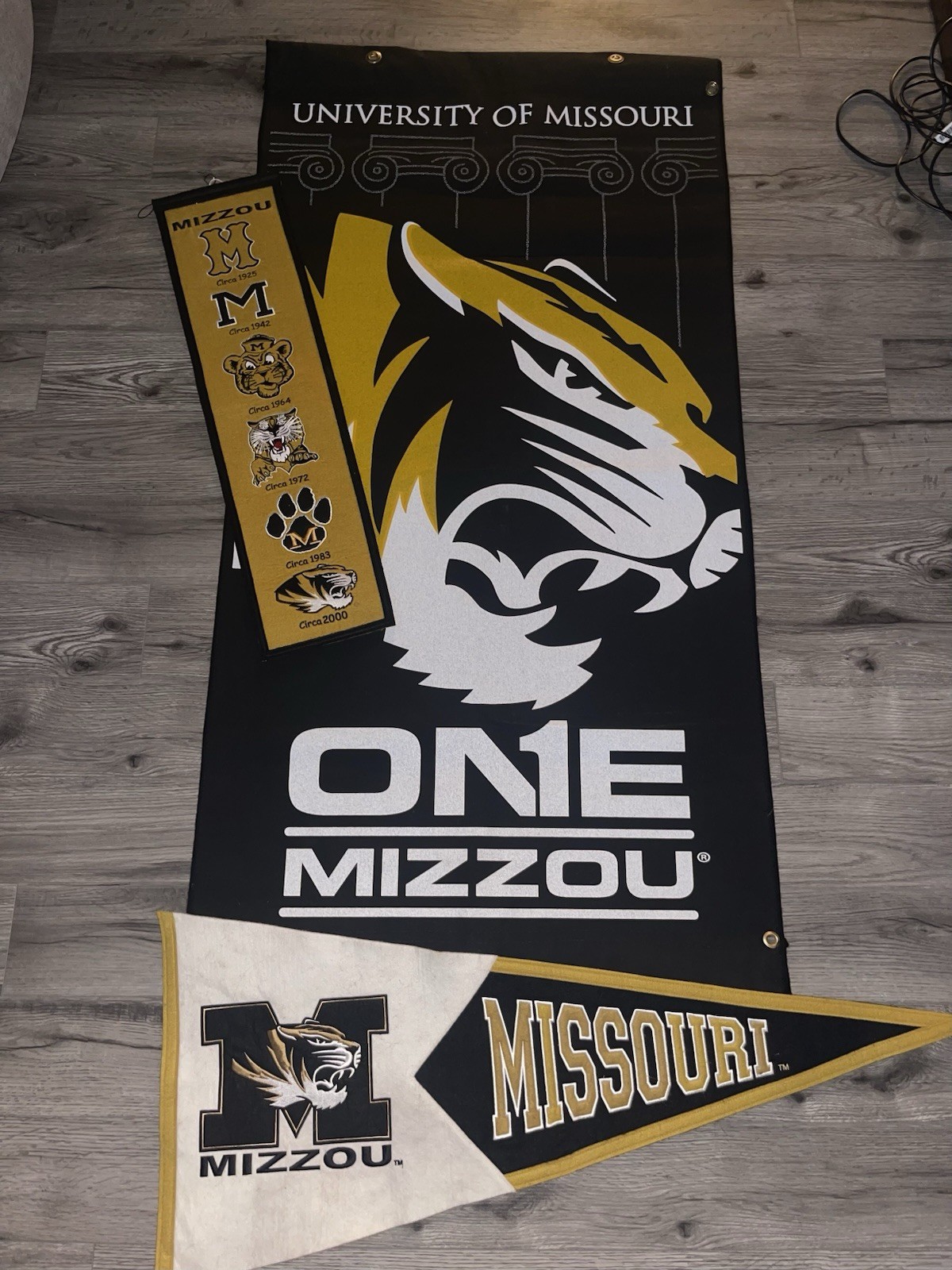 Vintage Missouri Tigers Mizzou Banner And Sign Bundle Black & Yellow Vintage Missouri Tigers Mizzou Banner And Sign Bundle Black & Yellow